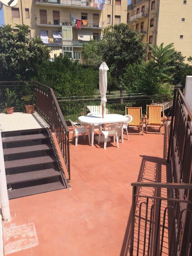 Casa Vacanze Il Gelsomino Патти Экстерьер фото